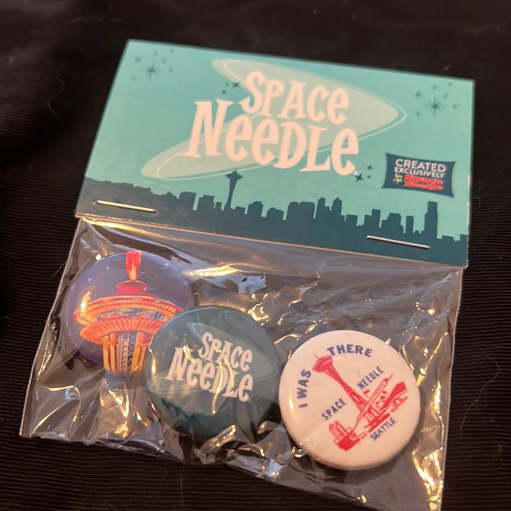 Space Needle buttons